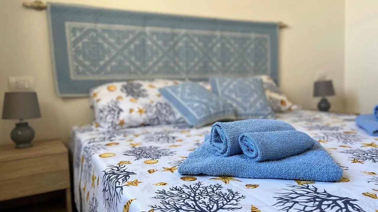 Attici Con Terrazzo Vista Mare Apartment Calasetta Italy